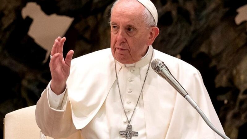 Papa Francis 88 yaşında öldü