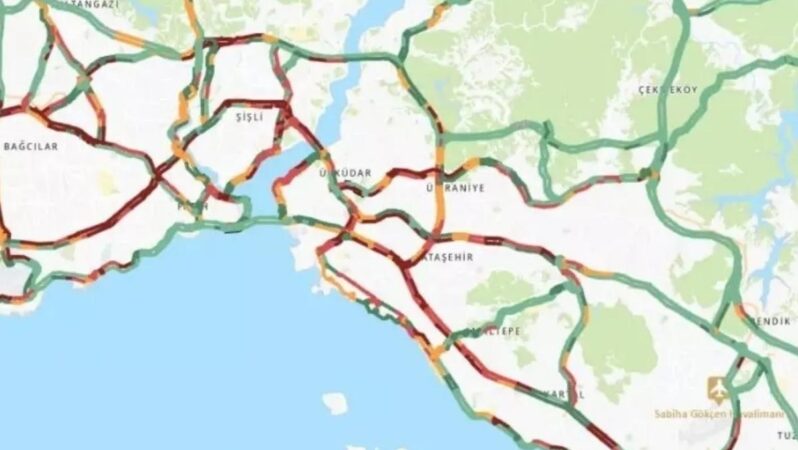 Zelzele sonrası İstanbul’da  trafik yoğunluğu yüzde 76’ya ulaştı