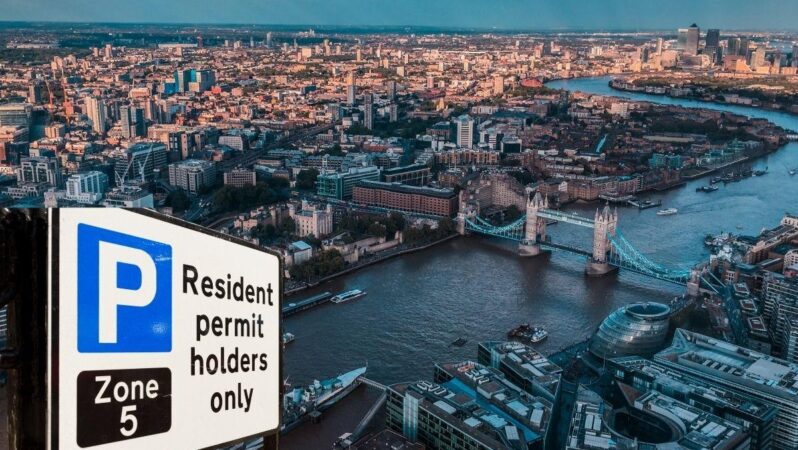 İngiltere’nin oturma müsaadesi olan ve ülkede iş yapanlara yönelik yüksek vergi kararı, Türk iş insanlarını Londra’yı terk etmeye zorluyor