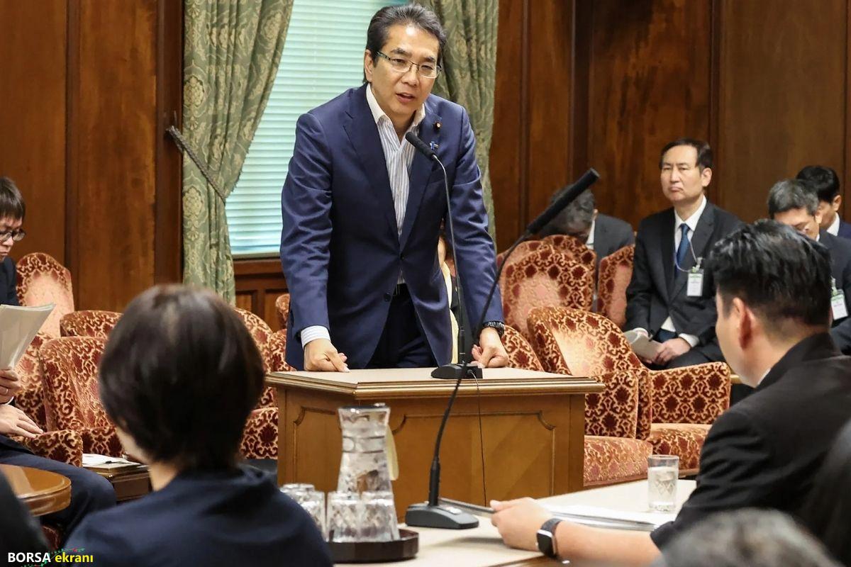 Japonya’da ‘Evimde satabileceğim kadar çok pirinç var’ diyen Tarım Bakanı Eto Taku istifa etti