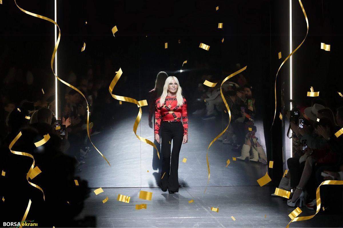 Kırmızı halıda alkışlandığı vakit da oldu, uyuşturucu batağına düştüğü de, modanın prensesi Donatella Versace bugün 70’nci yaşını kutluyor