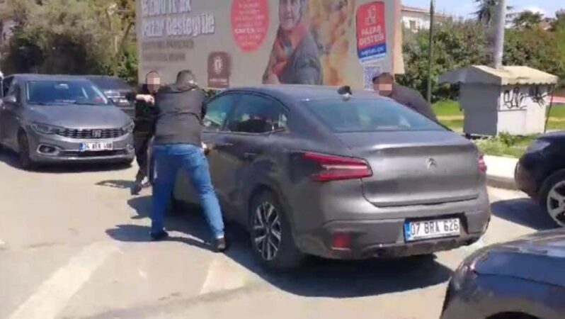MİT’ten geçersiz baz istasyonu operasyonu: 7 yabancı casus tutuklandı