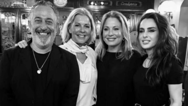 Nevbahar ve Caroline Koç’un Cem Yılmaz gecesi