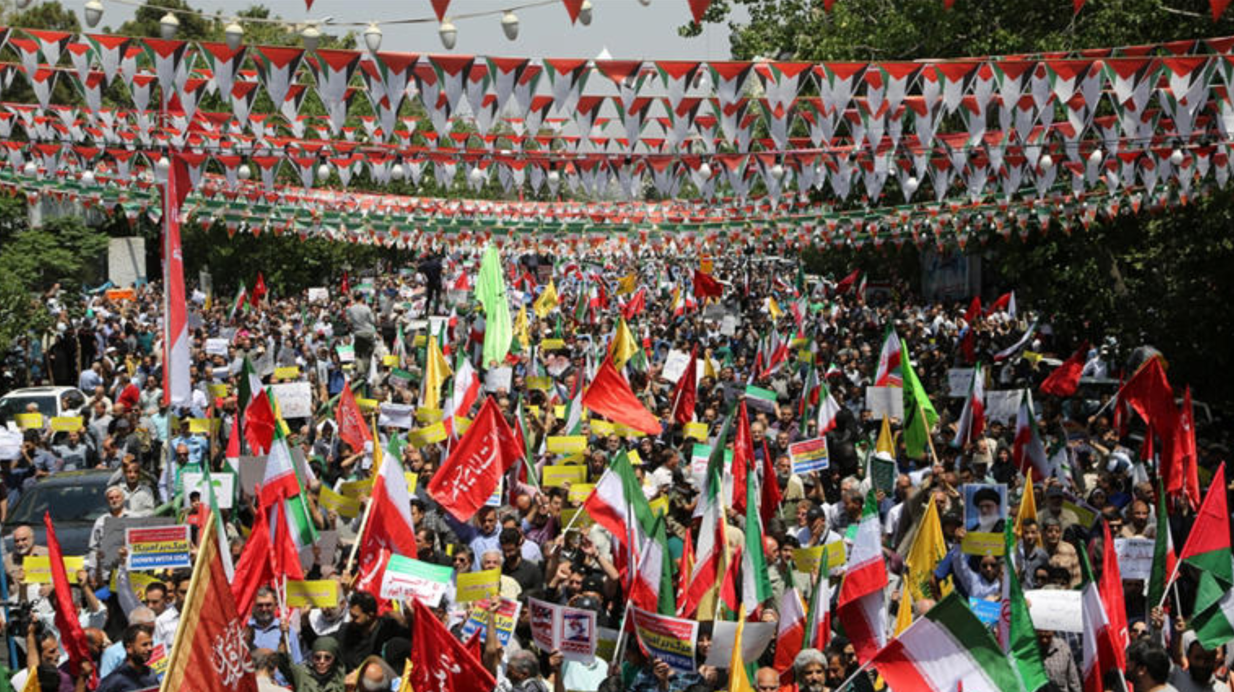 Tahran’da ABD Saldırılarına Protesto Gösterisi