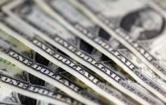 Tarife belirsizliği doların hareket alanını sınırlıyor