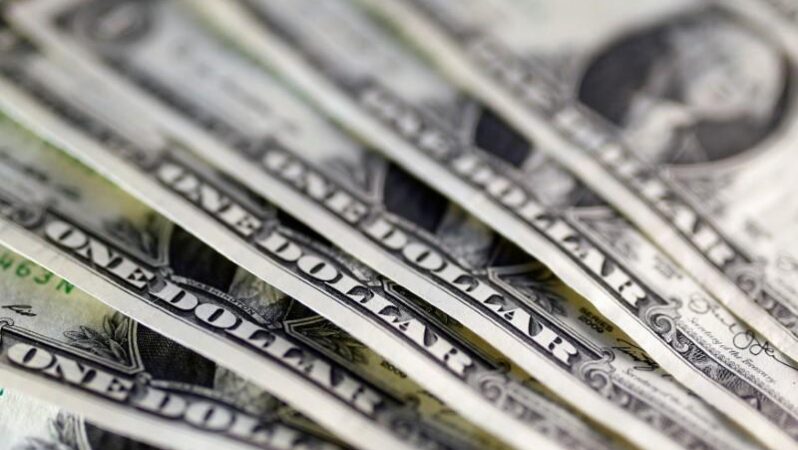 Tarife belirsizliği doların hareket alanını sınırlıyor