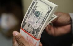 Trump’ın yeni vergi sinyalleri sonrası dolar, euro ve yen karşısında yükselişini sürdürüyor