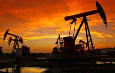 OPEC+ üretimi hızla artırıyor