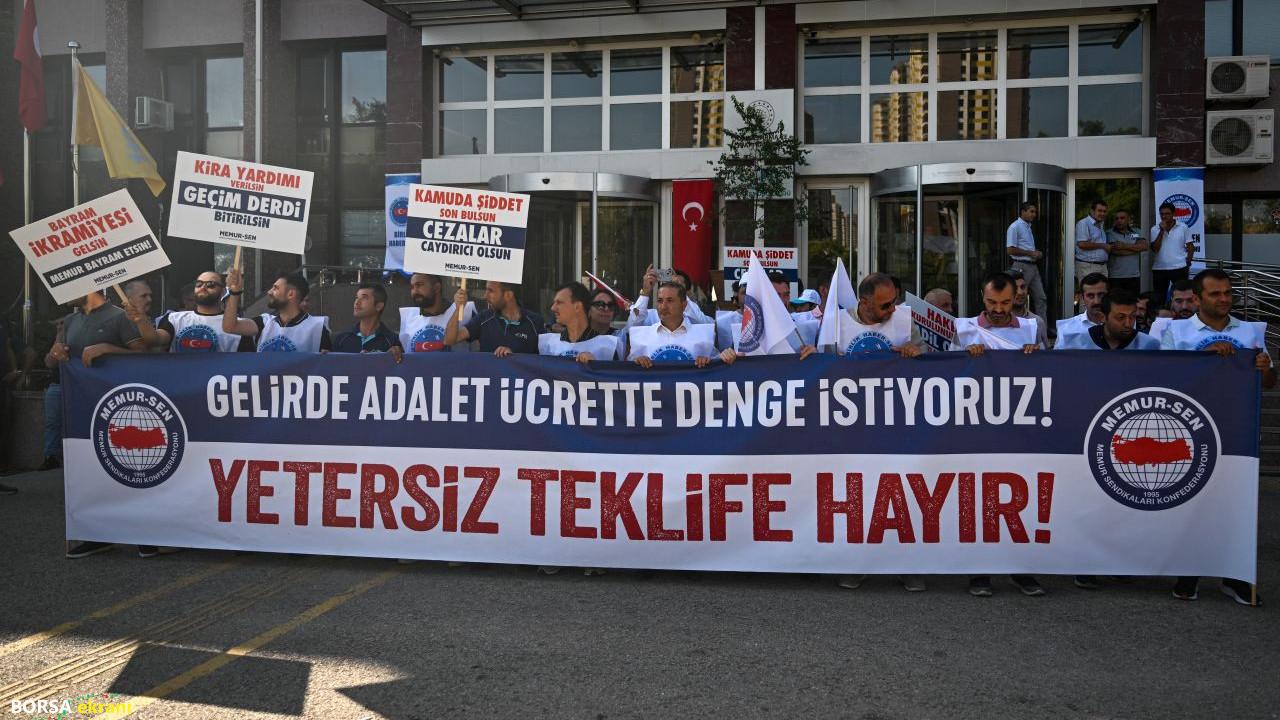 Eylemlerine devam eden memurlar yarın gelecek kritik zam teklifini bekliyor!  İş bırakmaya işaret ettiler