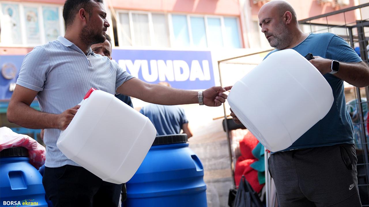 Resmen akın ettiler: İzmir’de su kesintileri satışları patlattı!