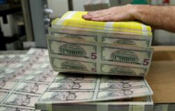 Dolar, istihdam endişeleri ve faiz beklentileriyle 7 haftanın en düşük seviyesinde