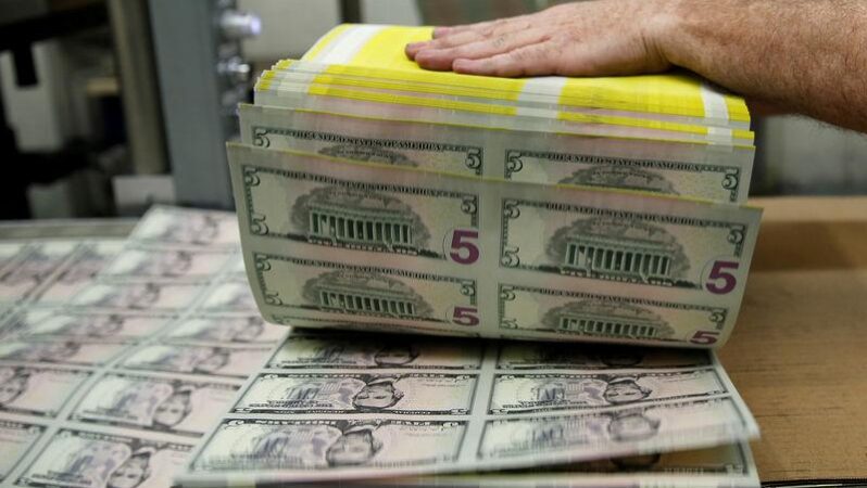 Dolar, istihdam endişeleri ve faiz beklentileriyle 7 haftanın en düşük seviyesinde