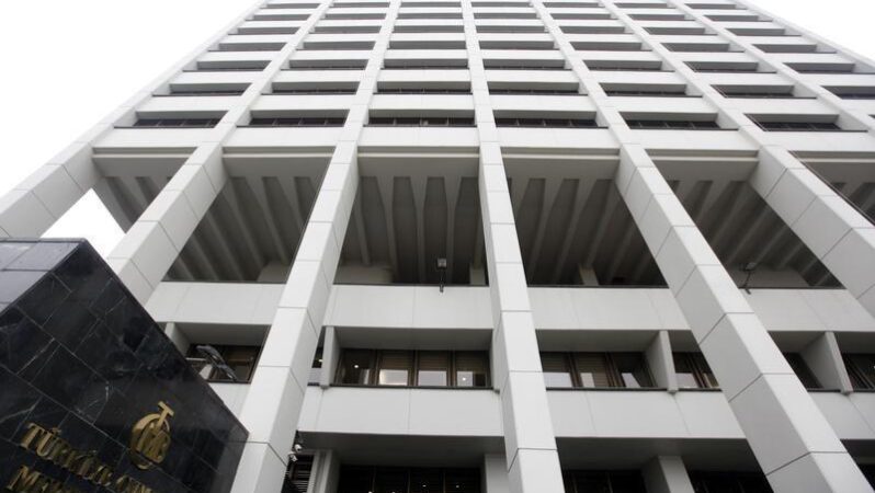 Faiz indirimi sonrası piyasalarda son durum: BIST geriledi, dolar ve altın dengede