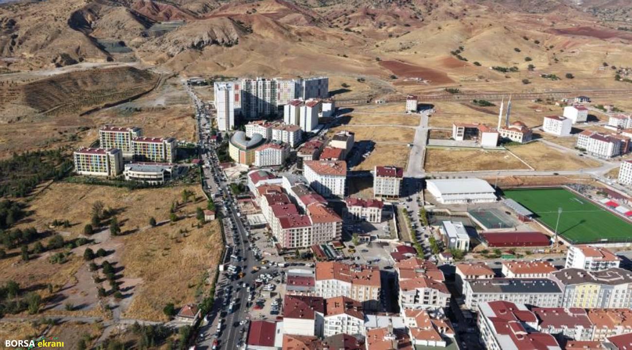 Öğrenciler gelince ilçenin nüfusu 38 binden 80 bine çıktı