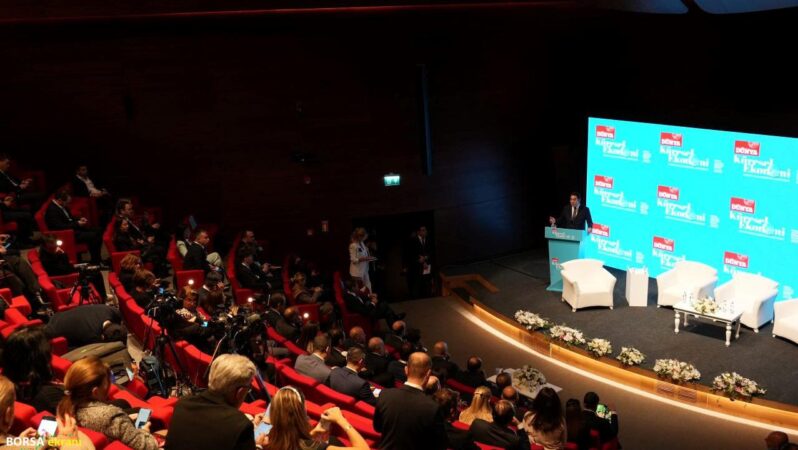 DÜNYA Küresel Ekonomi Zirvesi’nde yapay zeka vurgusu: Ülkeler artık vizyonla rekabet ediyor