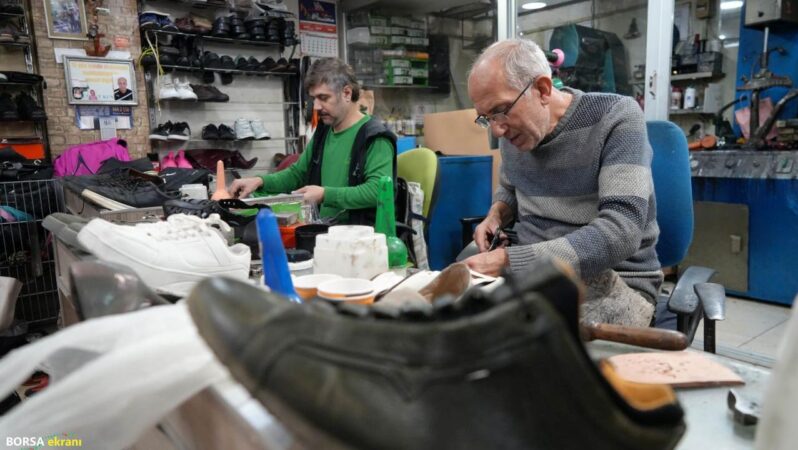 Yağışların artmasıyla vatandaş ayakkabı tamirine yöneldi!