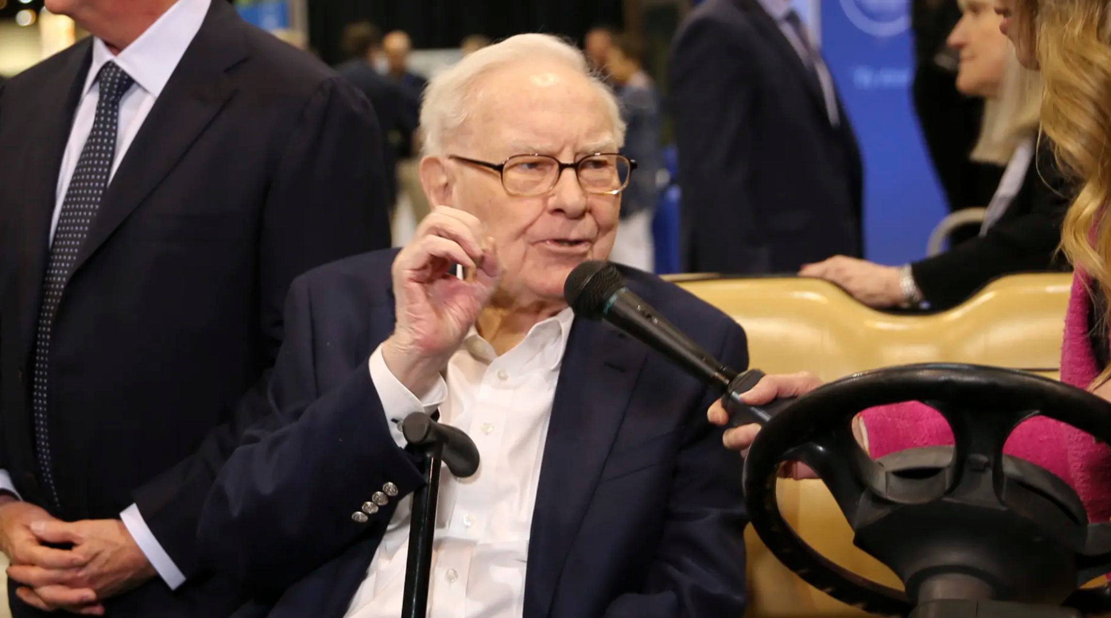 Berkshire’ın faaliyet kârı %34 arttı, Buffett rekor nakit birikimiyle dikkat çekti