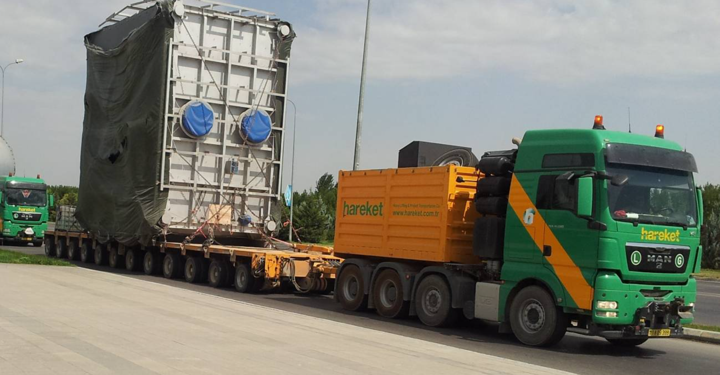 Hareket’ten İki Yeni Sözleşme