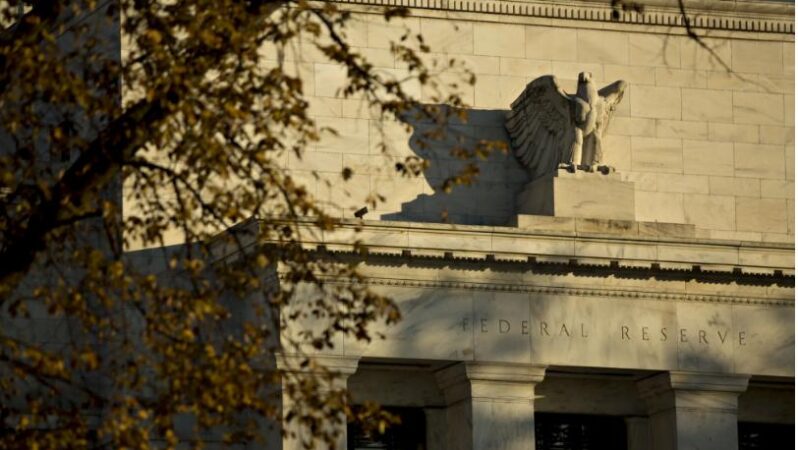 Fed’de Şahinler Sahneye Çıktı: Aralık’ta Faiz İndirimi Tehlikede