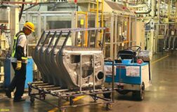 Üretimde dalgalı seyir devam ediyor