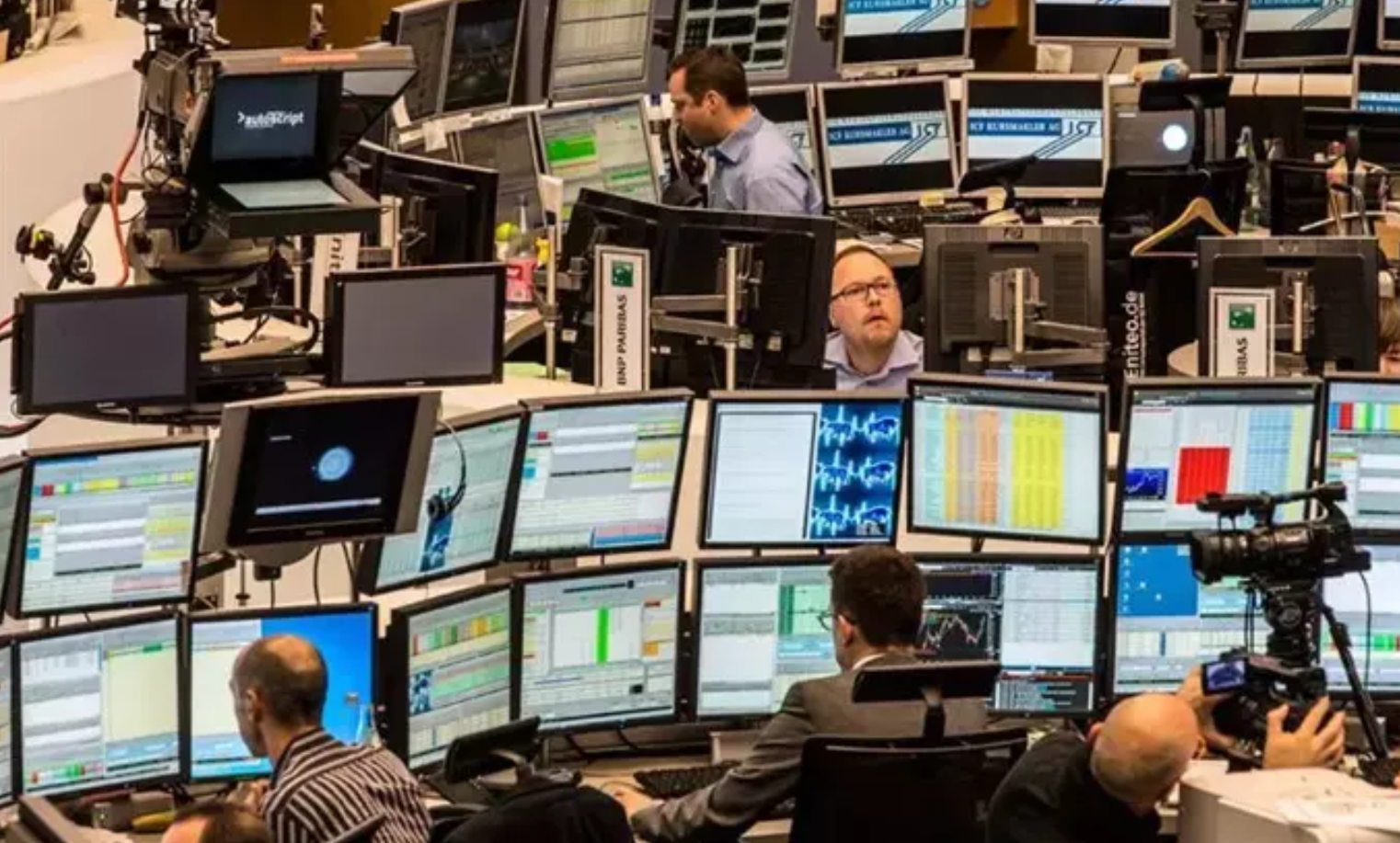 Avrupa borsaları ECB kararı öncesinde karışık seyir izledi