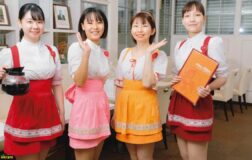 Kepenkleri indiren restoran zinciri 3 yıl yeniden açılıyor