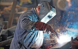 Sanayi üretimi yıllık yüzde 2,1 azaldı