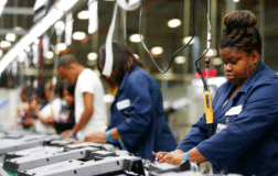 ABD Hizmet Sektörü Güçlü Büyümesini Sürdürüyor