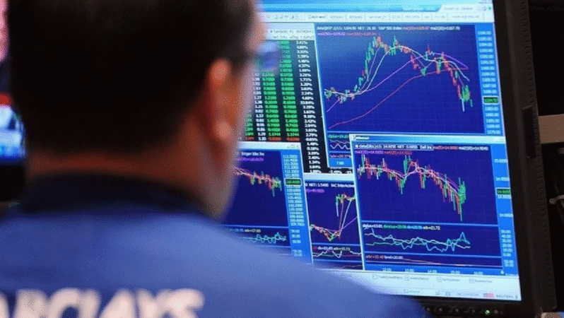 New York Borsası Haftaya Düşüşle Başladı