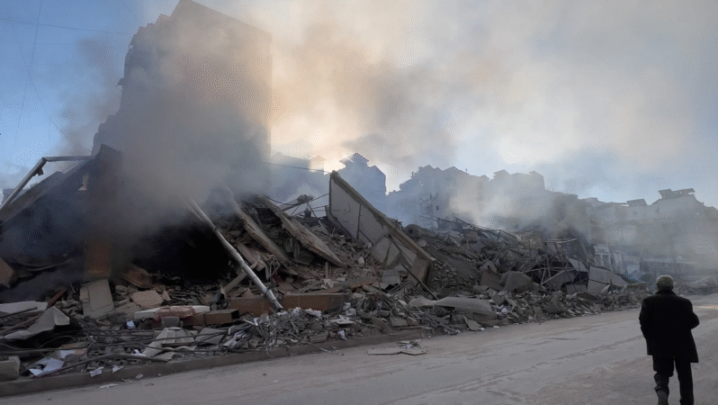 İsrail Basını: İran Savaşı En Az Bir Ay Daha Sürebilir