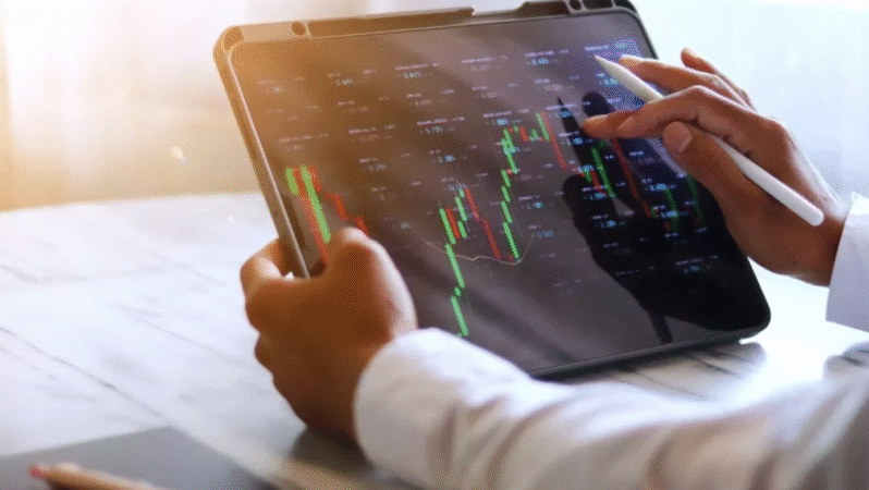 Küresel Piyasalar Bekleme Modunda: Ateşkes Belirsizliği ve Fed Mesajları Fiyatlamaları Sınırladı