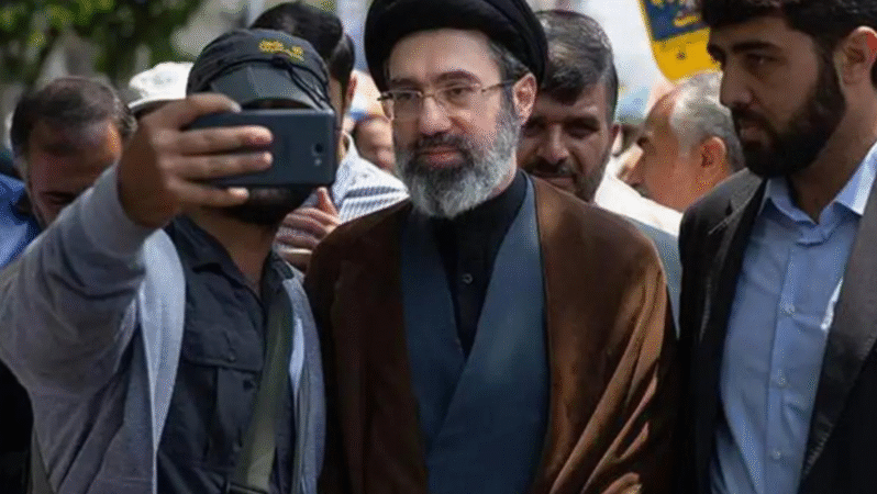 Hamaney: İran donanması düşmanlarına yeni yenilgiler yaşatmaya hazır