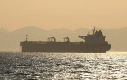 Hürmüz Boğazı’nda kriz büyüyor: Bazı gemiler rotasını çevirip geri döndü