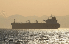 Hürmüz Boğazı’nda kriz büyüyor: Bazı gemiler rotasını çevirip geri döndü