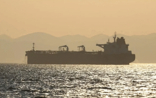 Hürmüz Boğazı’nda kriz büyüyor: Bazı gemiler rotasını çevirip geri döndü