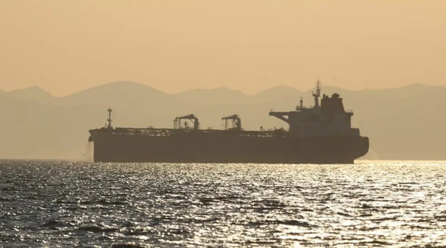 Hürmüz Boğazı’nda kriz büyüyor: Bazı gemiler rotasını çevirip geri döndü