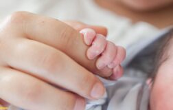 Yasa komisyonda kabul edildi: Kadınların doğum izni süresi uzatılıyor