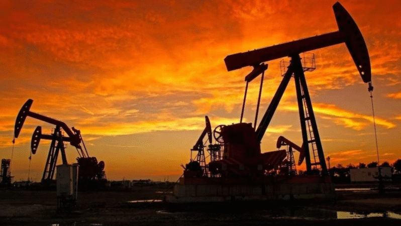Petrolde Sert Dalgalanma: Gözler Hürmüz Boğazı’nda
