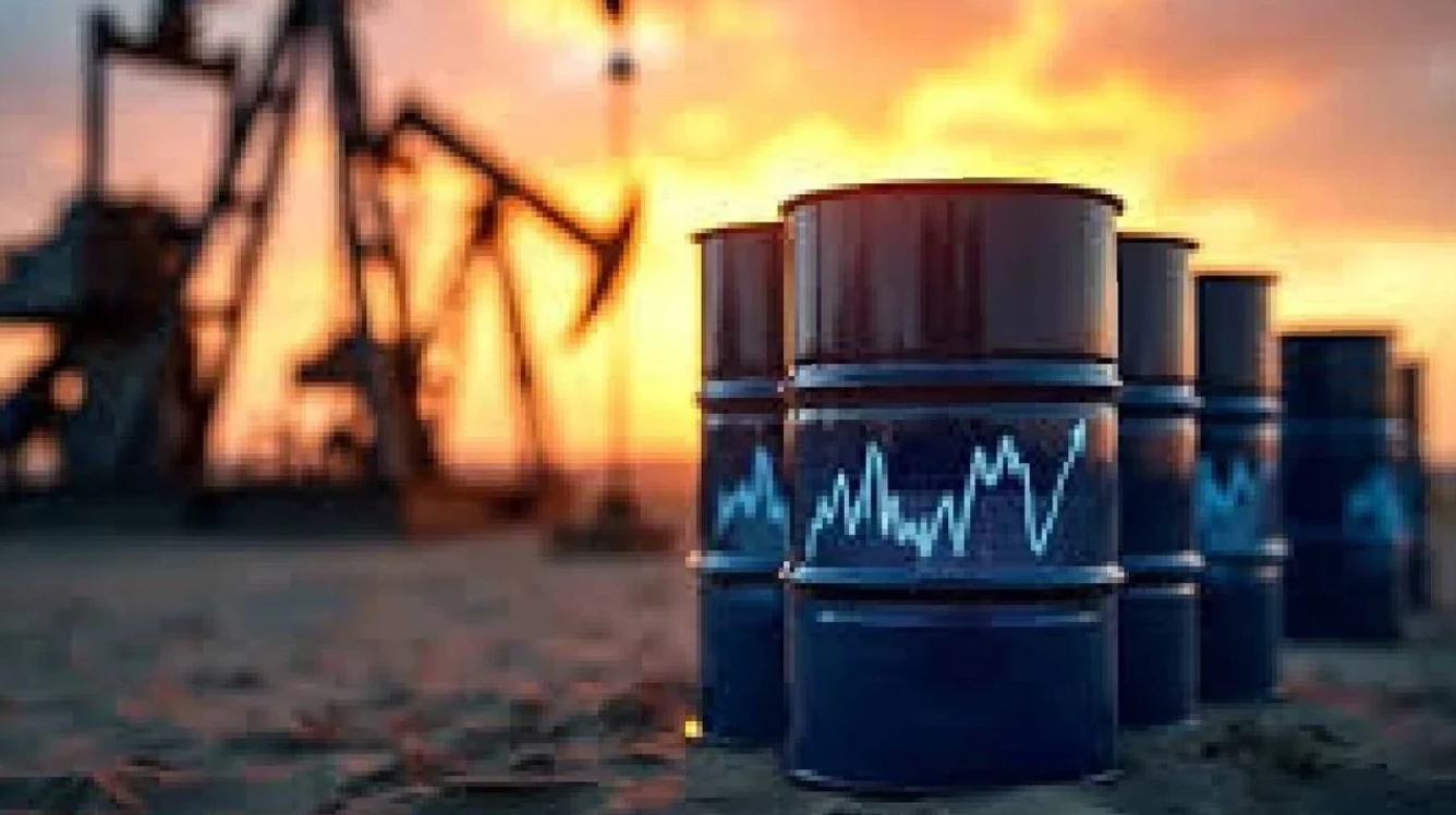 Petrolde savaş primi geriliyor: Brent 90 doların üzerinde tutunurken analistler temkinli iyimser