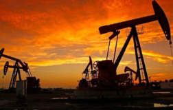 Petrolde Kritik Eşik: Gözler İran ve Hürmüz Boğazı’nda