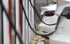 ELEKTRİKLİ ARAÇ FİYATLARI YÜKSELİYOR