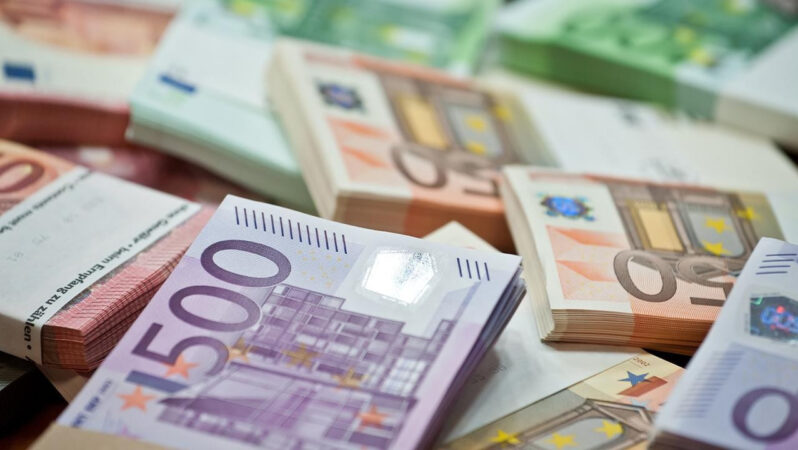 Euro Fed Baskısıyla Değer Kaybediyor