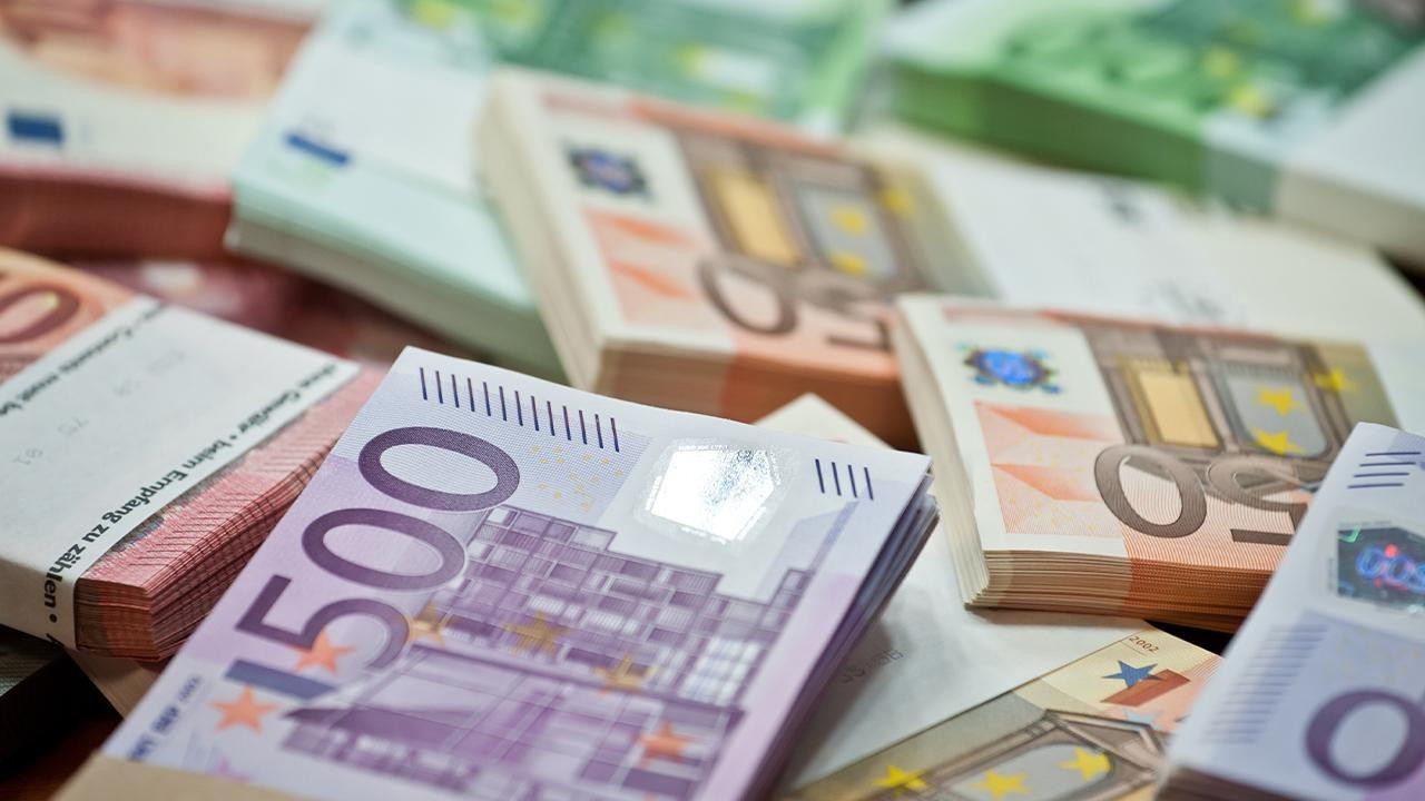 Euro Fed Baskısıyla Değer Kaybediyor