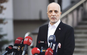 İran’dan İngiliz Üslerine Kritik Uyarı