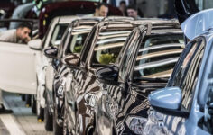 Alman Otomotiv Devleri Binlerce İşçi Çıkarıyor