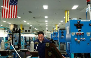 Dolar, ticaret anlaşmaları ve Fed beklentisiyle haftaya zayıf başladı