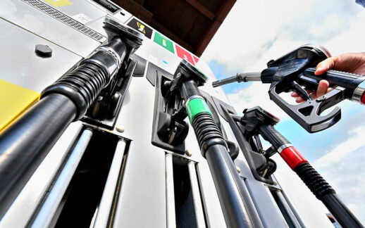 Akaryakıt Fiyatları: Petrol, Kur, Vergi Etkisi