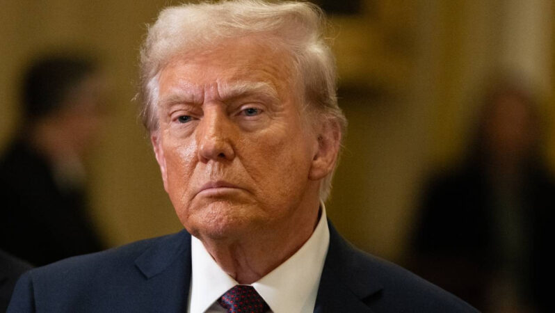 Trump’tan Körfez Ülkelerine Sert Uyarı