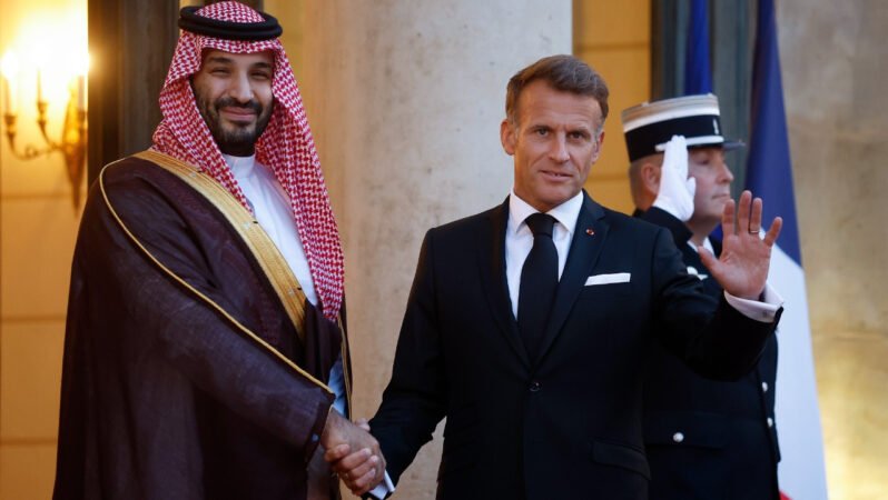 Macron ve Selman Paris’te Buluştu