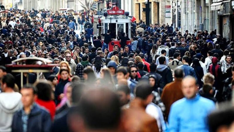 Ekonomi 2025’te %3,7 Büyüdü, Gelir Arttı